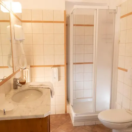 Chateau Hotel 3*