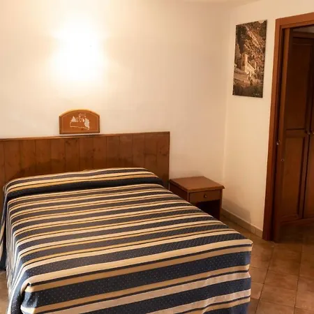 Chateau Hotel 3*