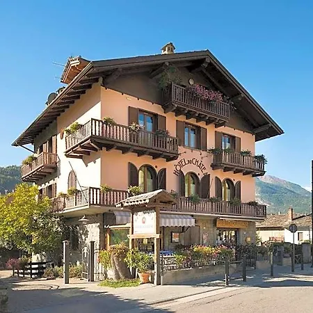 Chateau Szálloda 3*