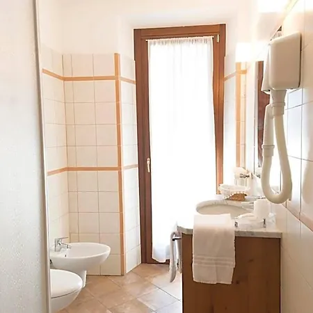 Chateau Szálloda 3*