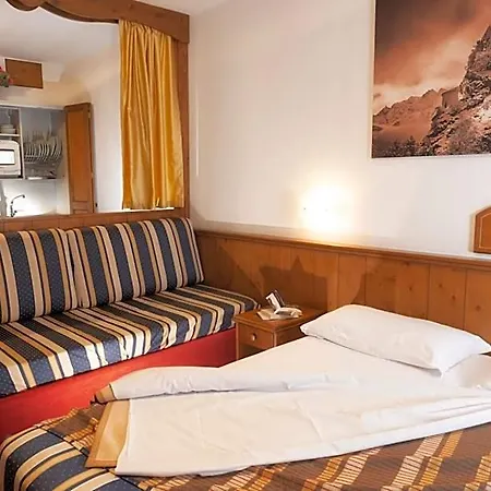 Chateau Szálloda 3*